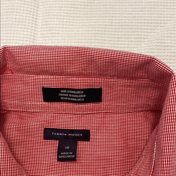 Tommy Hilfiger Red Button Down Shirt Classic Fit - Picture 2 of 8
